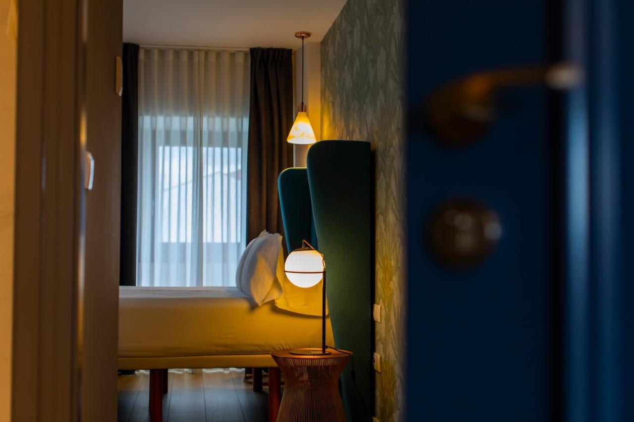 Hotel Javier Montero Рибадео Екстериор снимка