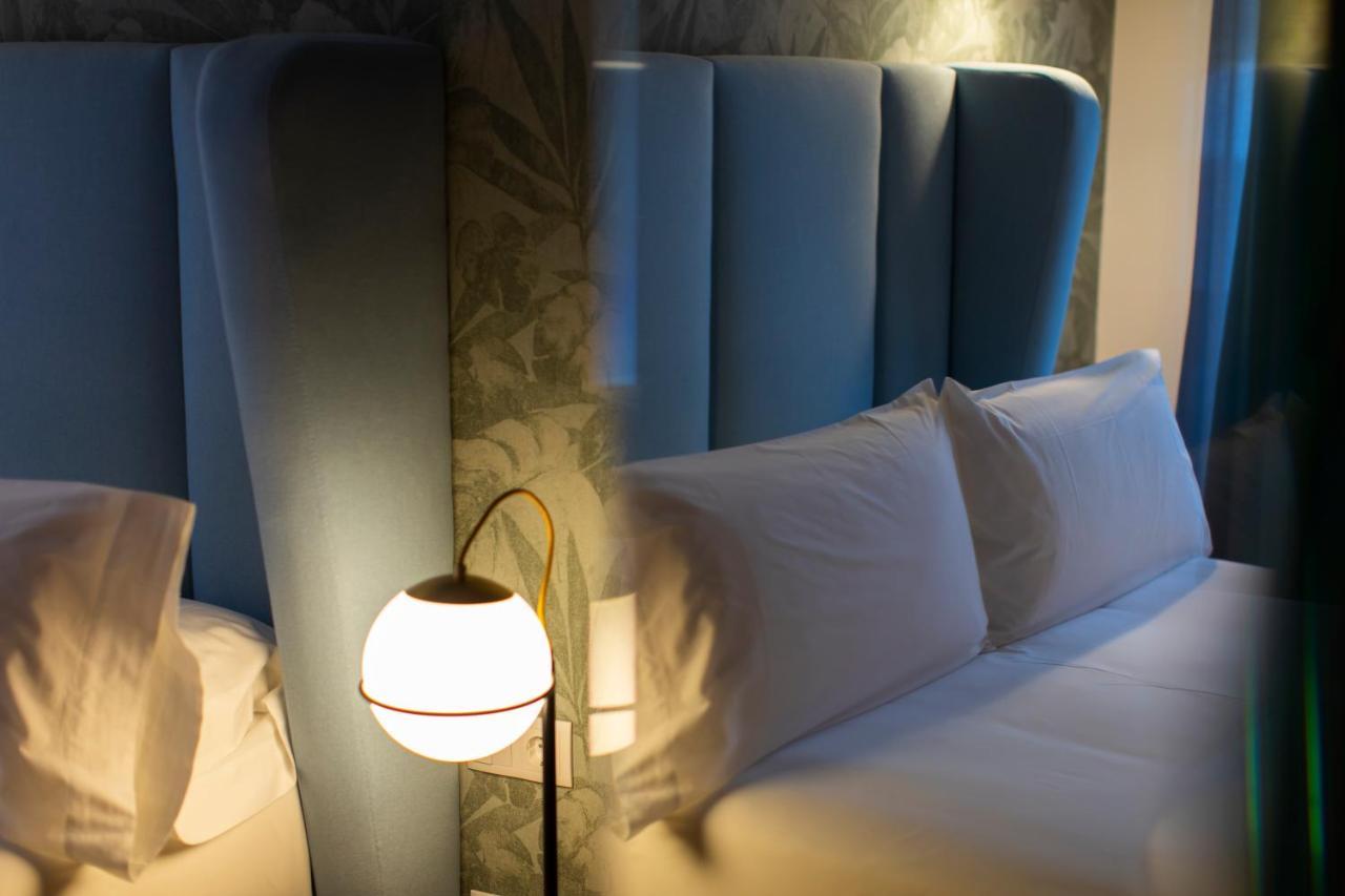 Hotel Javier Montero Рибадео Екстериор снимка